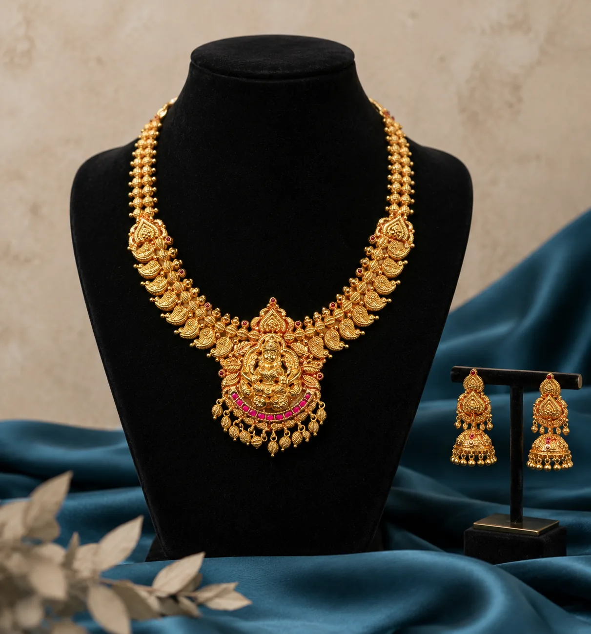 Jewellery: supplied finished creative
